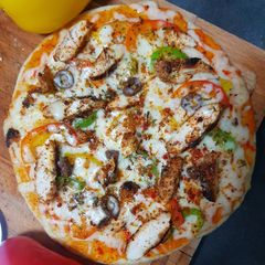 Shawarma Chicken Pizza A picture of Shawarma Chicken Pizza.