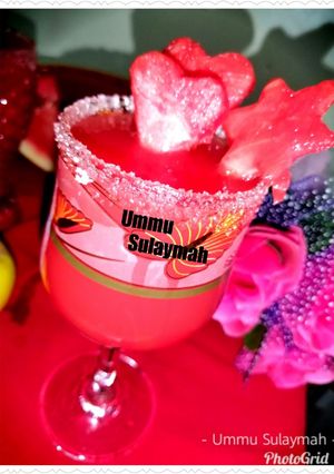 A picture of Watermelon juice 🍹🍉.