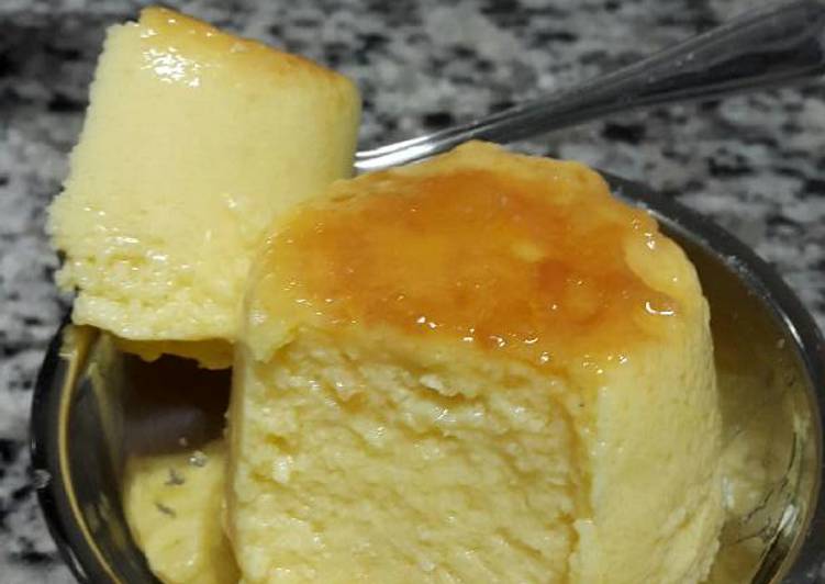 Pudim de caneca de microondas