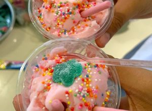 Foto resep Es Krim Strawberry Tanpa Freezer (Metode Titik Beku Kimia)