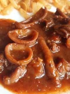 Una foto de Calamares en salsa