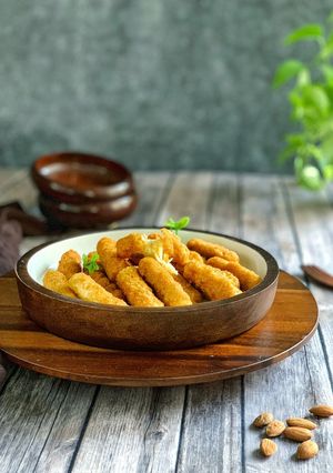 Carb Free Oil Free Crispy Mozzarella Sticks রেসিপির প্রধান ছবি