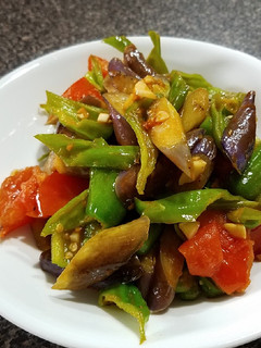 A picture of Eggplant pepper and tomato Stirfry 炒三茄#vegan#.