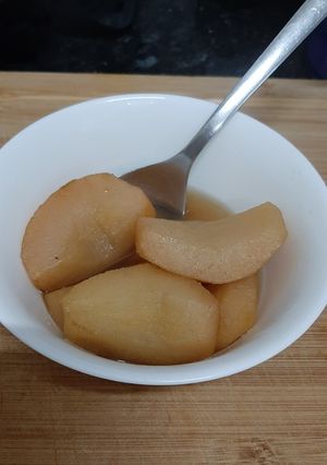 Una foto de Peras almibaradas caseras