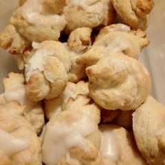 Foto di Taralli Pasquali... Le colombine glassate al limone..