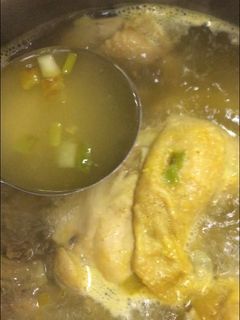 صورة لوصفة سوب دجاج مع رز أصفر وشعيرية 🥬🥘🍲