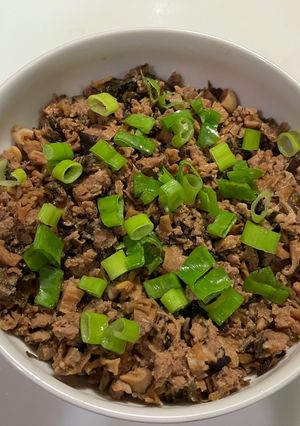 梅乾菜香菇肉燥 的食譜成品照片