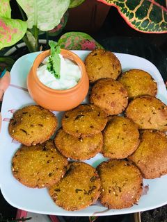 મકાઈ બાજરી ના વડા(makai Bajri na vada recipe in gujarati) રેસીપી મુખ્ય ફોટો