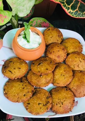 મકાઈ બાજરી ના વડા(makai Bajri na vada recipe in gujarati) રેસીપી મુખ્ય ફોટો