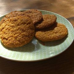 A picture of Anzac Biscuits.