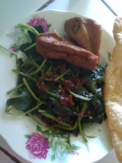 Foto resep Brambang asem dong lung (daun ubi jalar)