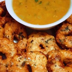 A picture of Sambhar vada.