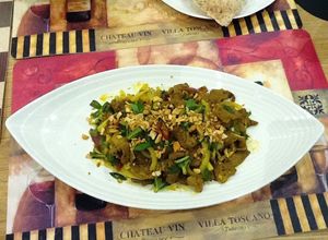 Hình của món Dê/cừu xào lăng.