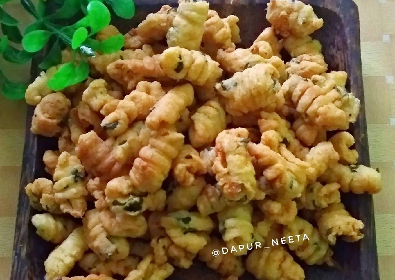 Kue bawang garpu special keju