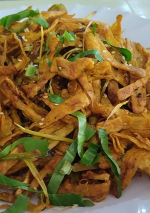 Hình của món Khô bò chay/ Khô nai chay/ Khô gà chay.