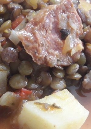 Una foto de Guiso de lentejas con tuti 😉❤