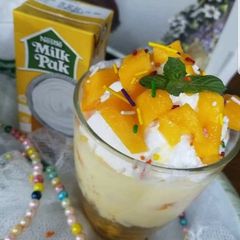 A picture of Mango cream parfait.