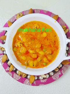 મટર મખાના કરી (Matar Makhana Curry Recipe In Gujarati) રેસીપી મુખ્ય ફોટો