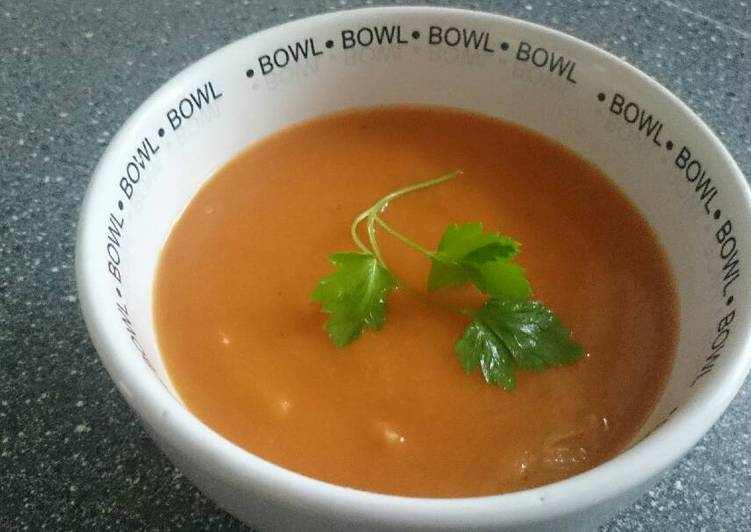 Saturday Fresh Cabbage and Tomato Soup