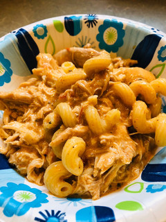 A picture of CrockPot Easy Creamy Chicken Enchilada Pasta 🍝.