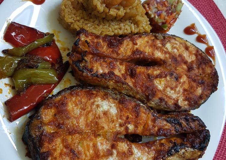 ستيك سلمون مع ارز صيادية بالجمبري