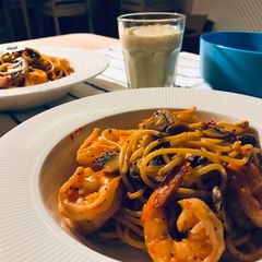 A picture of Simple King Prawn, Garlic & Chili Pasta (with head of prawns stock)🦐.