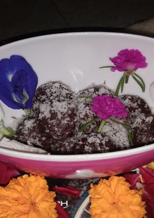 चोको बॉल्स (choco balls recipe in Hindi) रेसिपी मुख्य फोटो