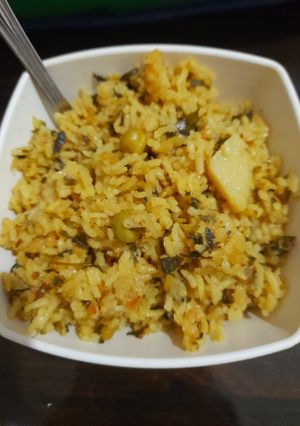 मेथी आलू मटर पुलाव (methi aloo matar pulao recipe in Hindi) रेसिपी मुख्य फोटो