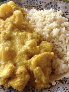 Una foto de Pollo al curry fácil