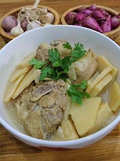 Hình của món Măng hầm giò heo.