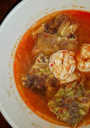 รูปของ แกงส้มกุ้งไข่ทอดชะอม