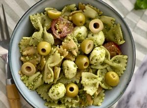 Foto principal de Ensalada italiana de pasta con pesto en Thermomix