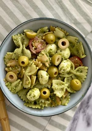 Una foto de Ensalada italiana de pasta con pesto en Thermomix