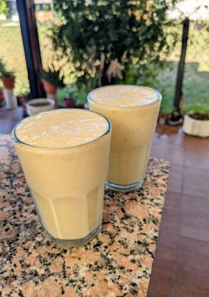 Una foto de 🍌Smoothie multifruta🍐🍍