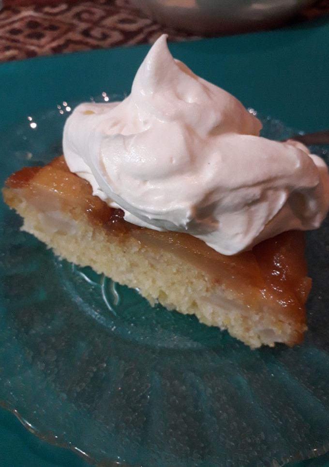 Una foto de Torta invertida de manzana en microondas