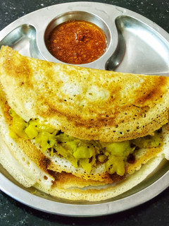 மசால் தோசை(masal dosa recipe in tamil) செய்முறை முக்கிய புகைப்படம்