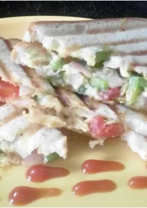 A picture of Vegetables malai sandwich.