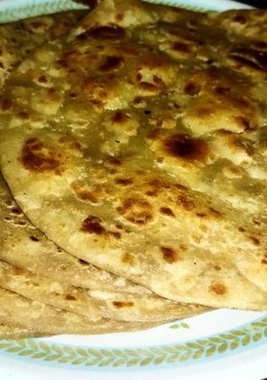 मीठे खस्ता पराठे(meethe khasta parathe recipe in hindi) रेसिपी मुख्य फोटो