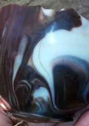 A picture of Balloon chocolate bowl.