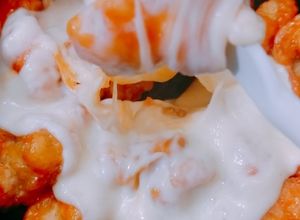 Hình của món Gà sốt cay phô mai.