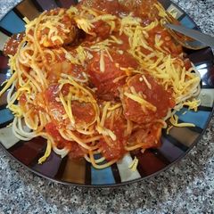 A picture of Spagetti and Meatballs.