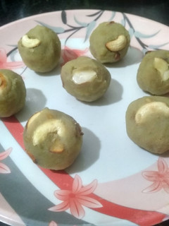 சக்கரைவள்ளி கிழங்கு லட்டு (Sarkaraivalli kilanku ladoo recipe in tamil) செய்முறை முக்கிய புகைப்படம்