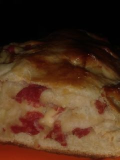 Una foto de Pan casero con salame y queso espectacular!!!