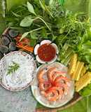 Mâm Cuốn Tôm Thịt Rau Rừng