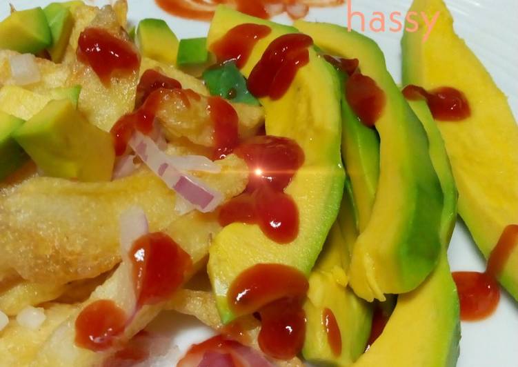 Chips with avocado