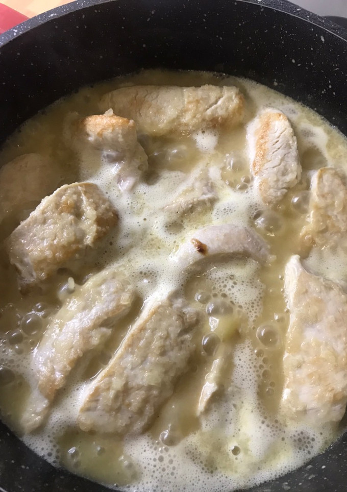 Una foto de Pechuga de pavo al limón