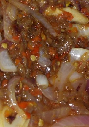 A picture of Onion sauce.