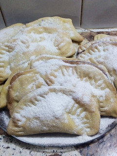 Una foto de Empanadas dulces de chocolate y dulce de leche 🍫🥟
