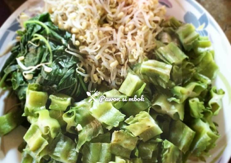 Pecel sayur dengan kecipir