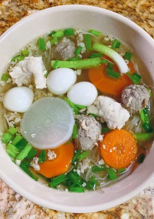 Hình của món Hủ tiếu mọc, bò viên.